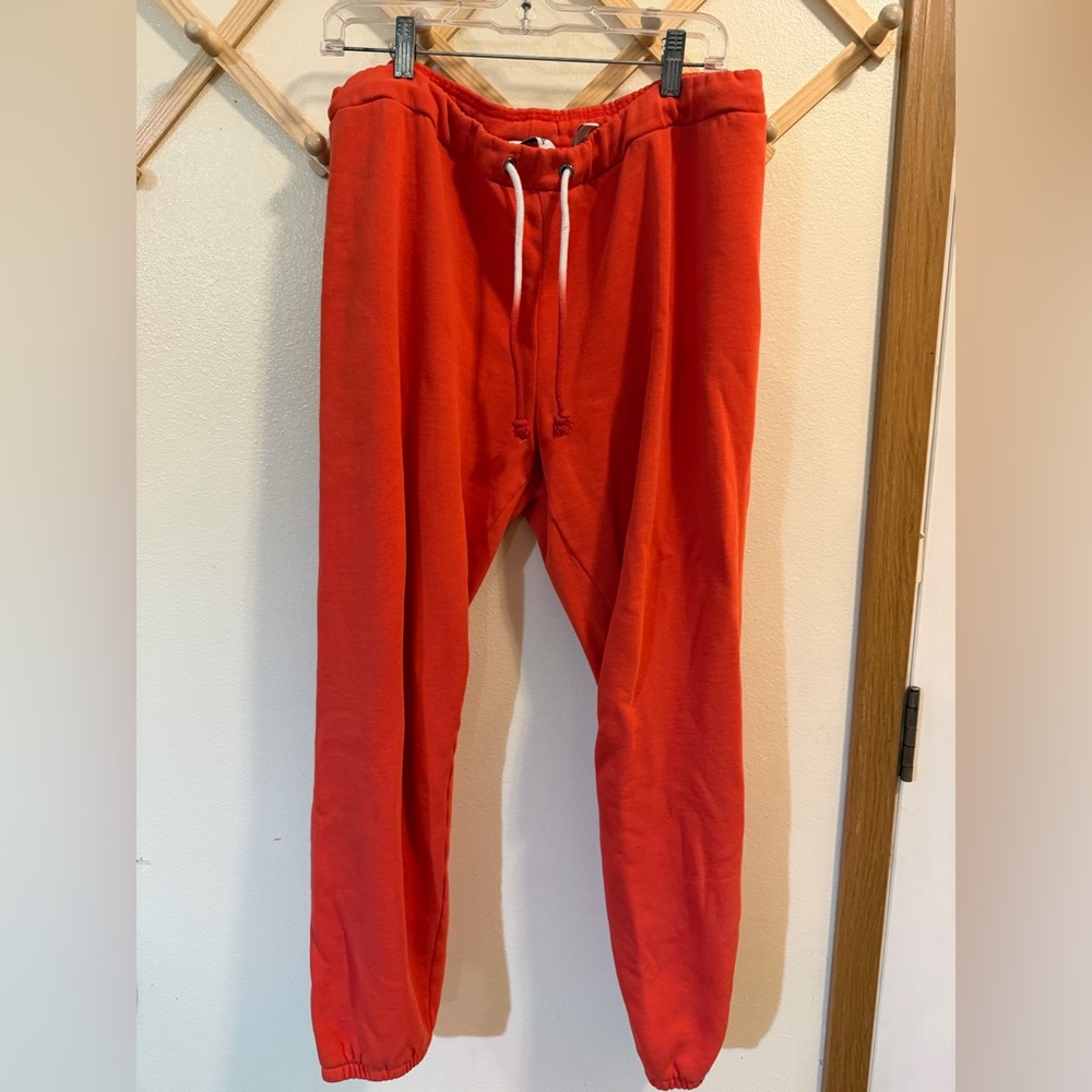 Peace love world jogger sweatpants size M